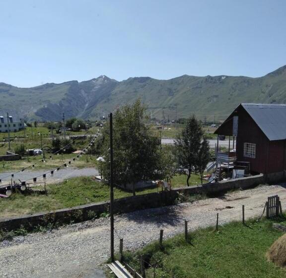 اتاق استاندارد با سرویس بهداشتی مشترک, Family Hotel Mtamta