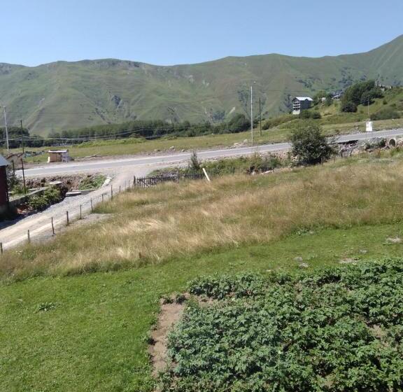 اتاق استاندارد سه نفره, Family Hotel Mtamta