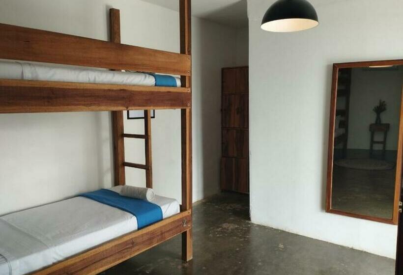공동 객실, La Veranda Hotel & Restaurant