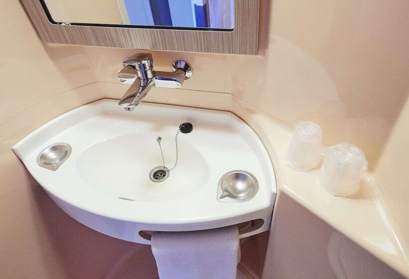 Номер Стандарт, Kyriad Direct Annemasse Genève