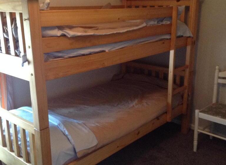 Семейный Номер, Pantyrathro International Hostel
