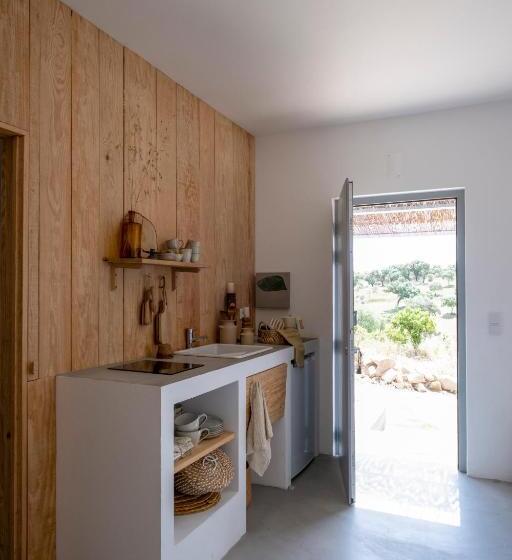 1 Bedroom Apartment Lake View, Cucumbi