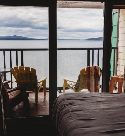 标准间, The Oceanfront
