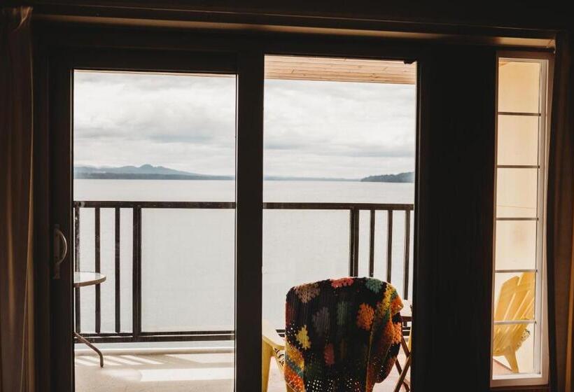 标准间, The Oceanfront
