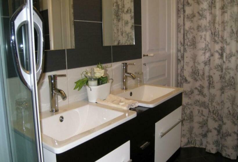 Номер Superior, Chambres D Hotes Spa Château D Omiécourt