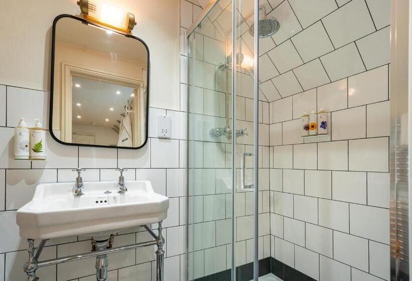 Классический Номер, The Hoste And The Vine House Hotels