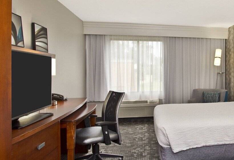 Номер Стандарт 2 Двуспальные Кровати, Courtyard By Marriott Gulfport Beachfront