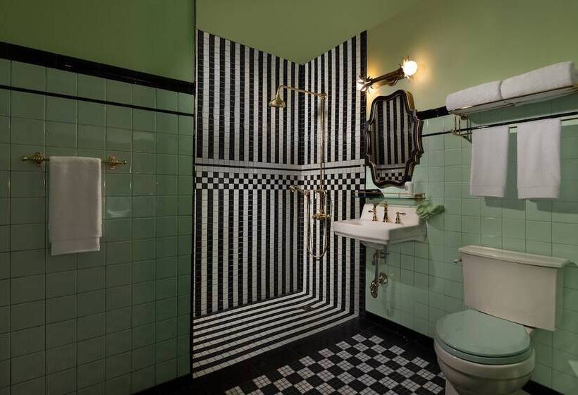 اتاق استاندارد, Lafayette Hotel & Club