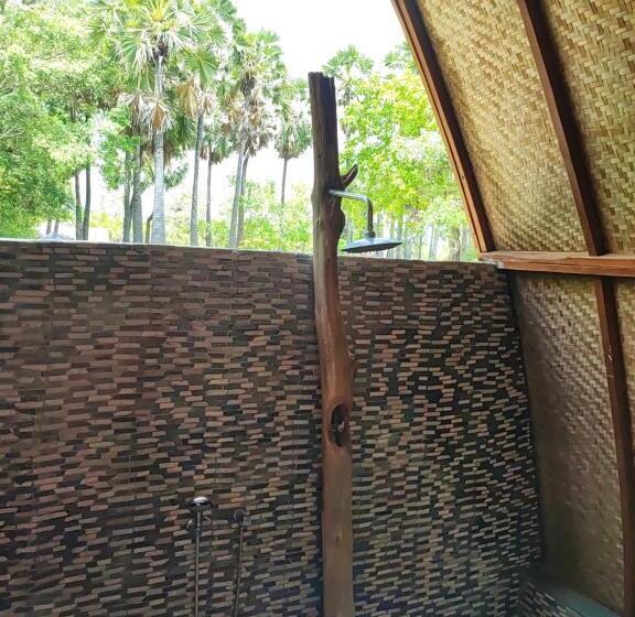 Номер Стандарт Вид на Море, Wajonata Sumba