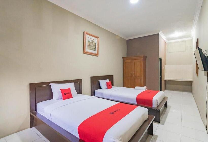 Номер Deluxe, Reddoorz At Bettah Coba Homestay Pelabuhan Ratu