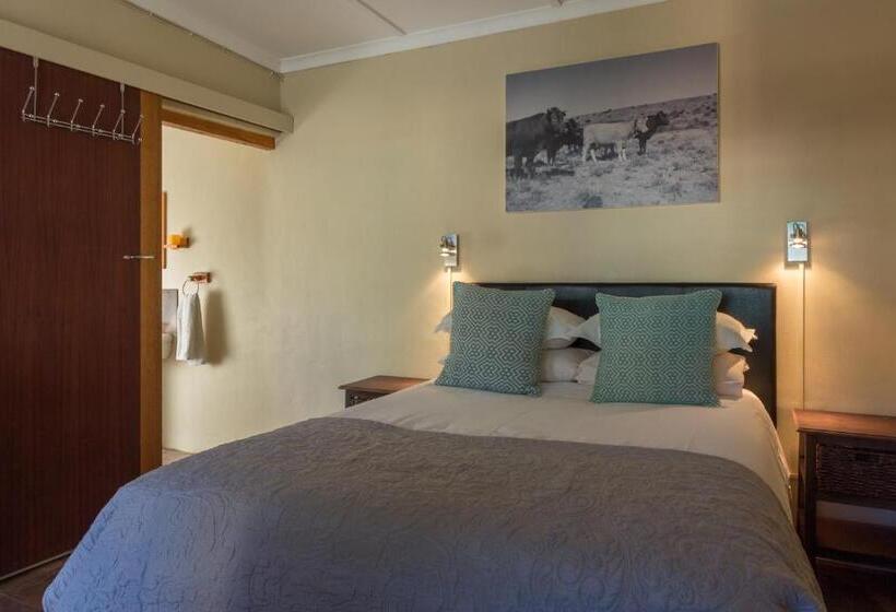 Семейный Номер, Gamamadi Guest Farm