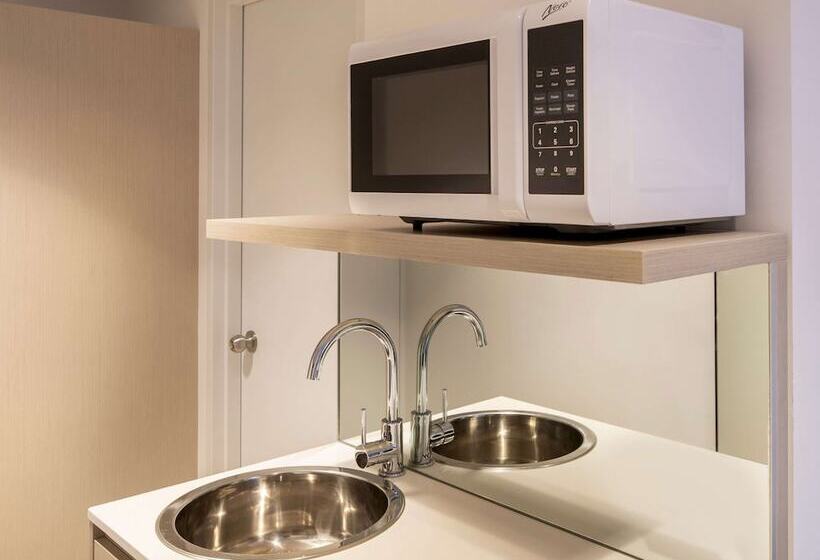 스탠다드 룸 더블 침대, Ibis Styles Sydney Central