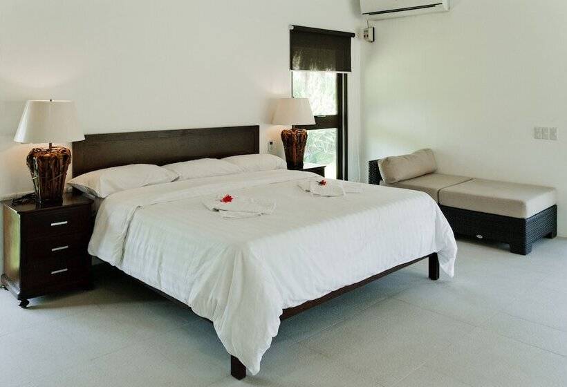 اتاق لوکس, Hijo Resorts Davao