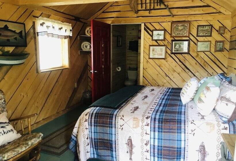 Хижина, Wrangell Mountain Lodge  Private Bathroom With Shower