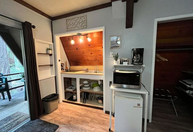 Студия Стандарт Двуспальная Кровать, Redwoods River Resort