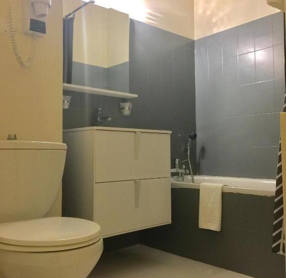 Номер Стандарт Вид на Бассейн, Hostellerie Saint Benoît