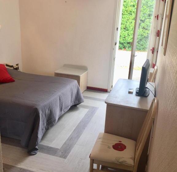 Номер Стандарт Вид на Сад, Hostellerie Saint Benoît