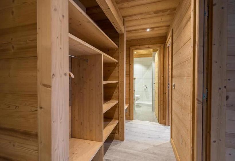سوییت با چشم‌انداز کوه, Flor Alpes