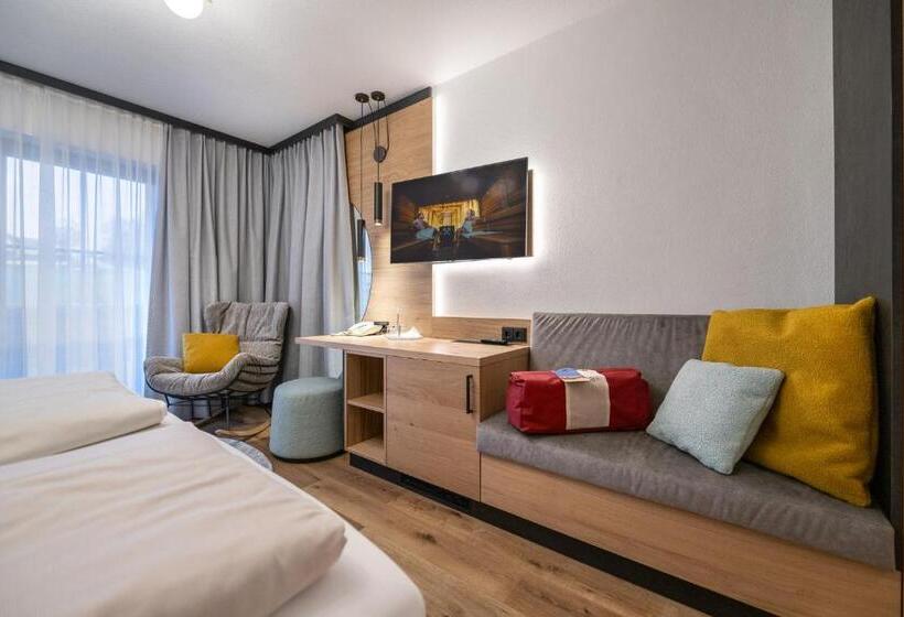 Classic room with balcony, Landrefugium Obermüller Spa & Naturresort 4,5 Sterne