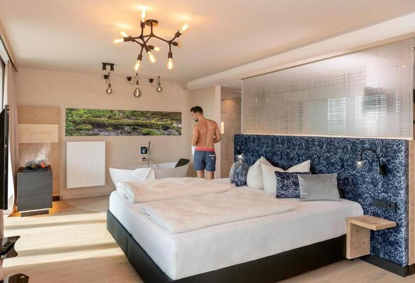 Номер Deluxe с Балконом, Landrefugium Obermüller Spa & Naturresort 4,5 Sterne