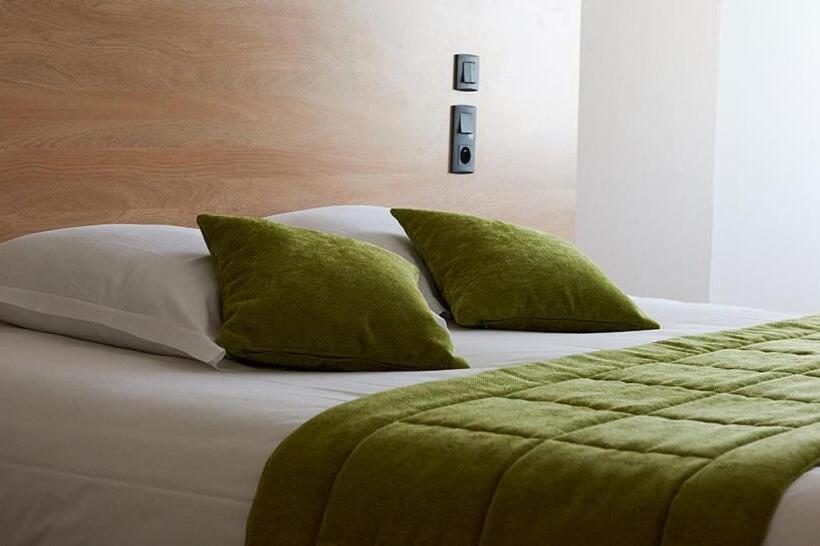 Номер Стандарт, Logis Hôtel Le Grand Cerf