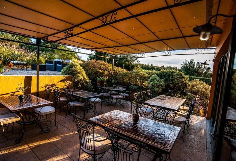 Номер Стандарт, Restaurant Le Gardon   Pont Du Gard