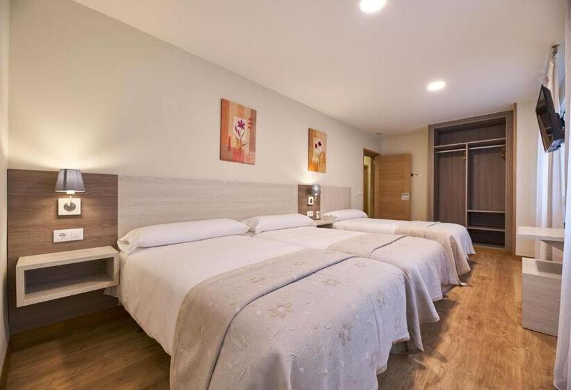 스탠다드 트리플 룸, Hostal Restaurante Teodora