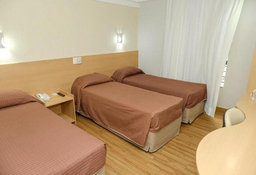 Quarto Triplo Estandar, Marante Plaza
