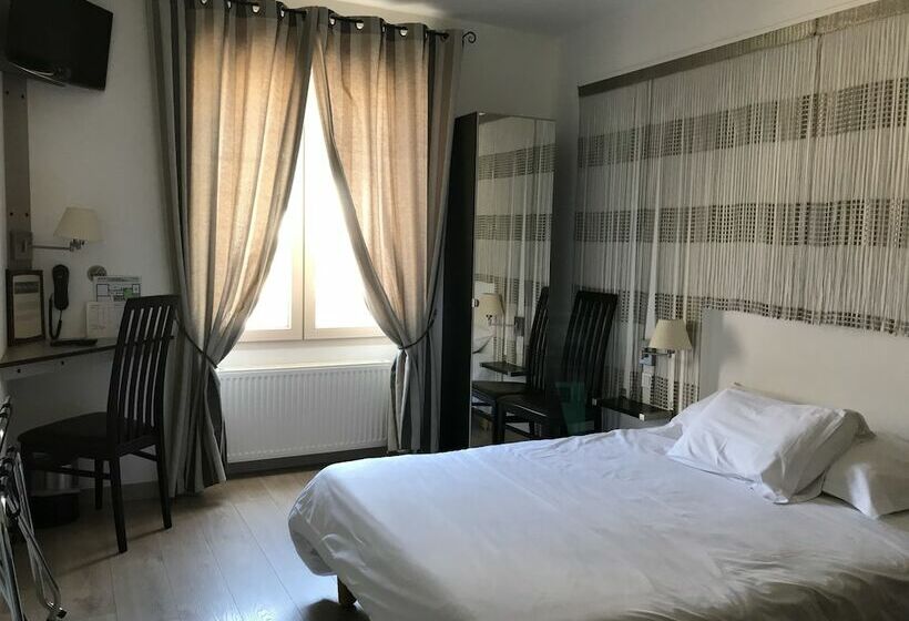 Номер Стандарт, Hôtel Restaurant De Londres