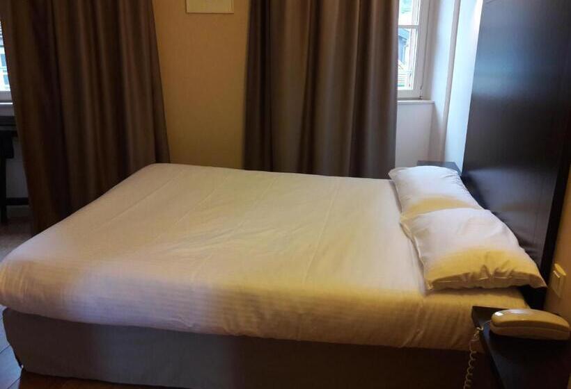 Апартаменты 1 Спальня, Logis Hôtel Des Deux Forts