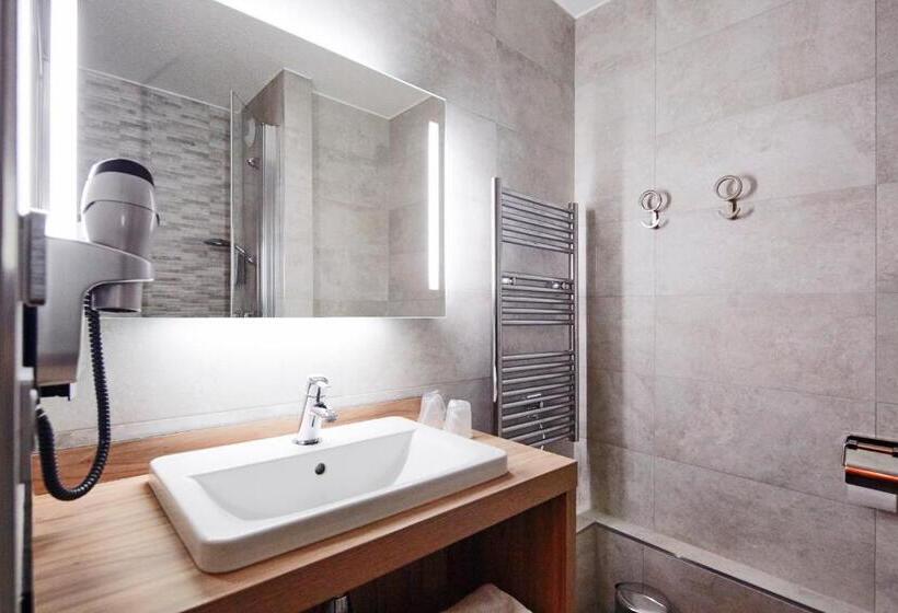 اتاق استاندارد چهار تخته, Kyriad Clermont Ferrand Nord  Riom