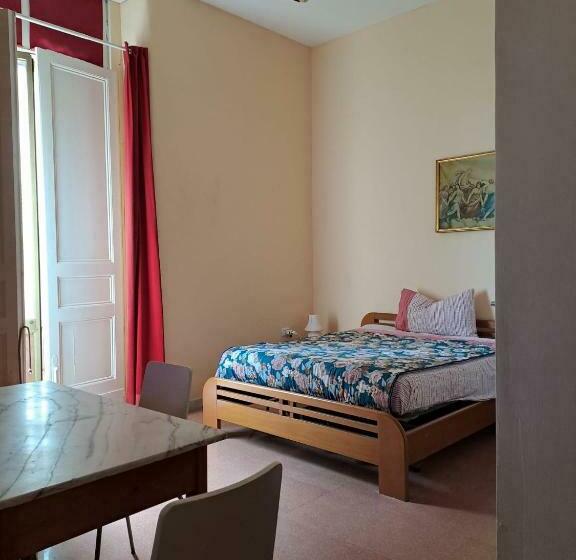 غرفة قياسية ثلاثية, Ag Home Adragna