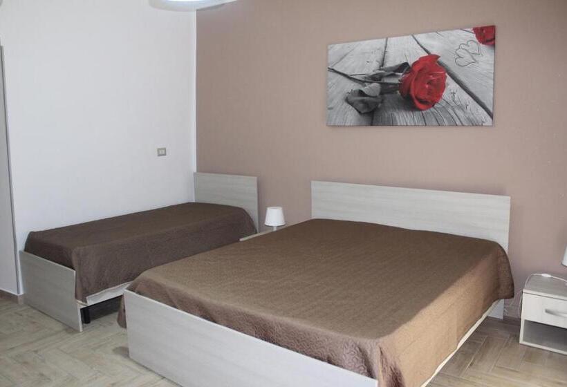 اتاق استاندارد سه نفره, Affittacamere La Traversa