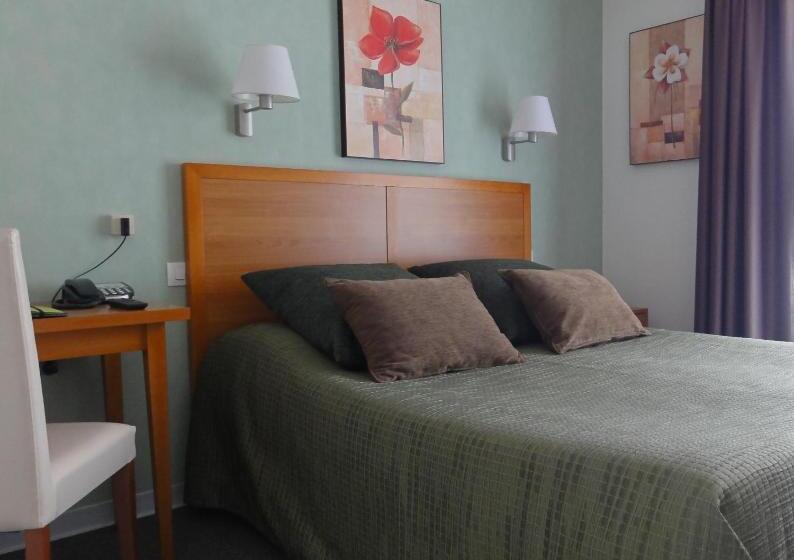 Номер Стандарт с Балконом, Hôtel Princess