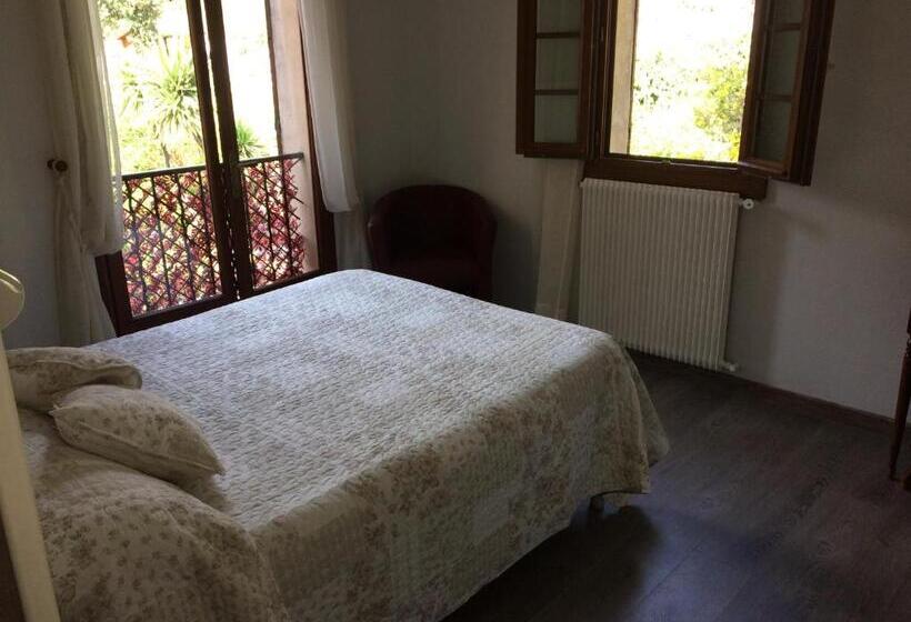 Номер Стандарт Вид на Сад, Les Belles Terrasses