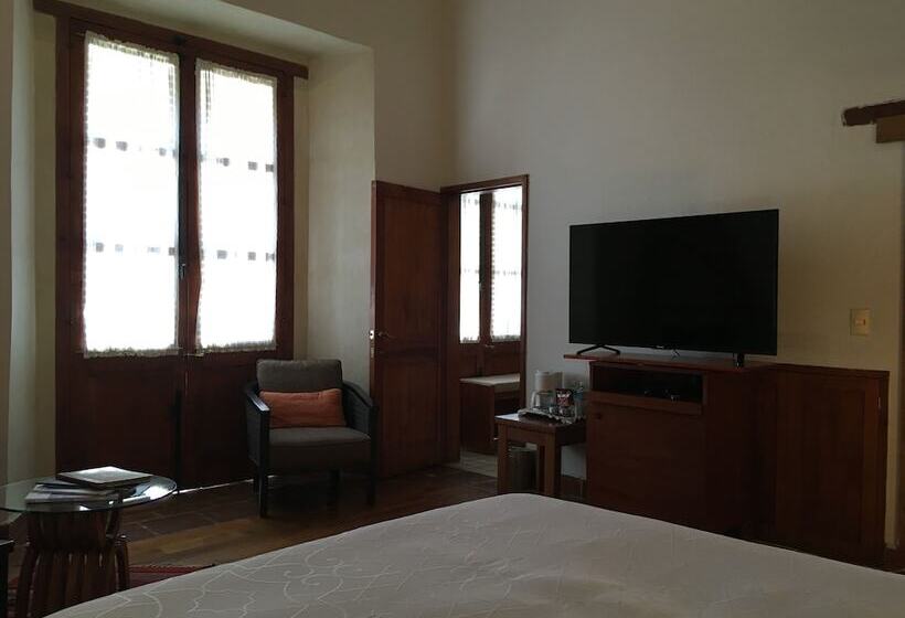 سوییت جونیور, Quinta Luna