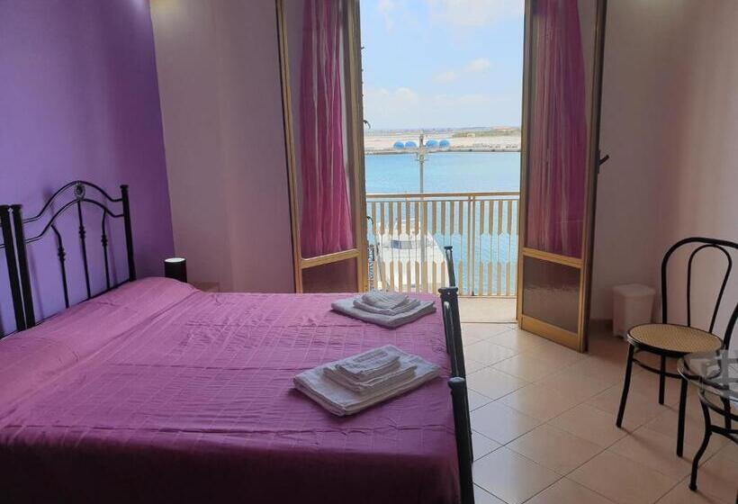 اتاق استاندارد سه نفره, Beb Al Porto Da Joseph