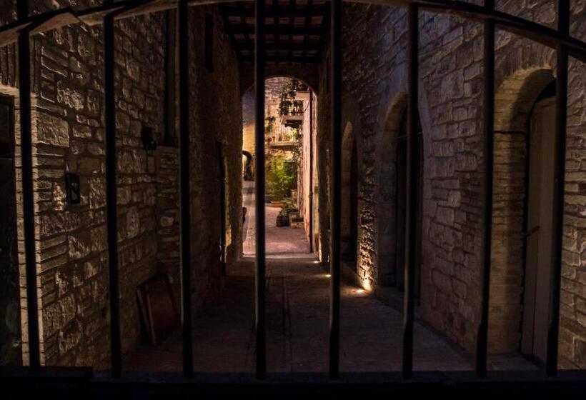 Номер Стандарт, Residenza La Corte Assisi