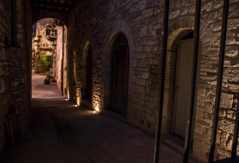 Номер Стандарт, Residenza La Corte Assisi