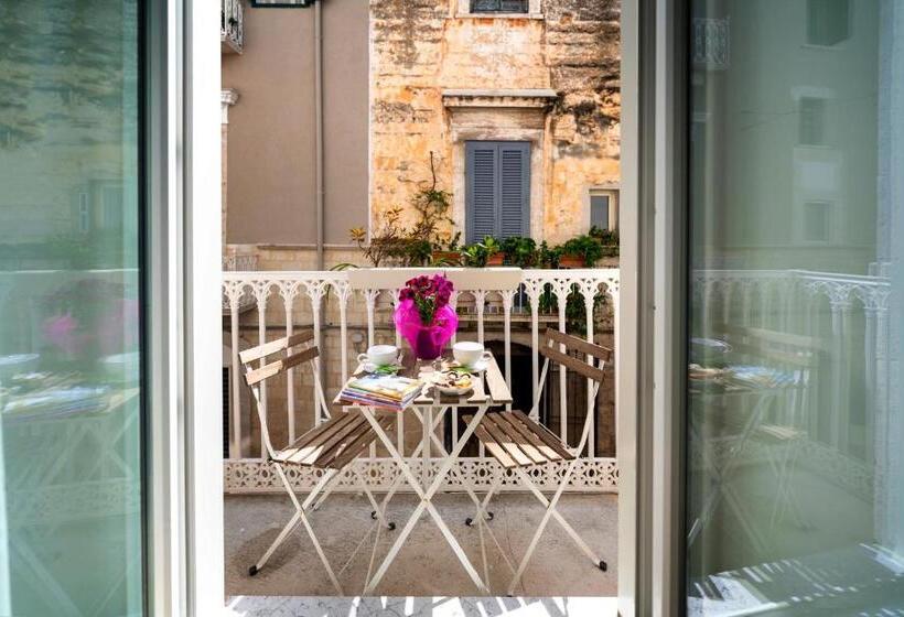 اتاق استاندارد با بالکن, Le Marinelle Trani B&b