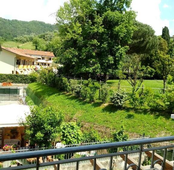 اتاق استاندارد, Sally S B&b
