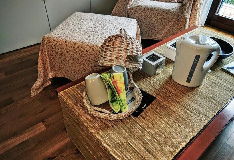 اتاق استاندارد, Sally S B&b