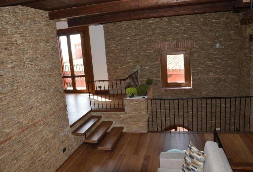 Номер Стандарт, Casarealia