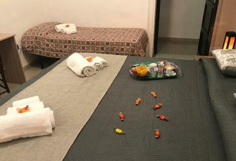 غرفة كومفورت ثلاثية, Bonorum