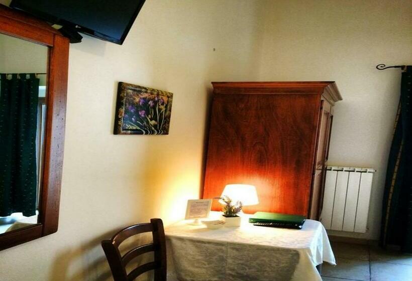 Номер Стандарт Трехместный, La Locanda Al Castello