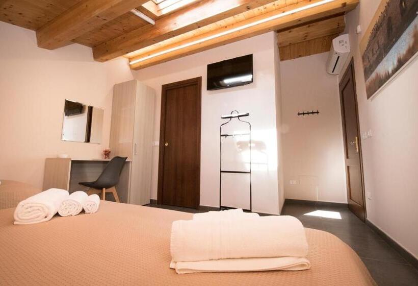 Номер Стандарт Трехместный, Casa Vacanze Malaclà