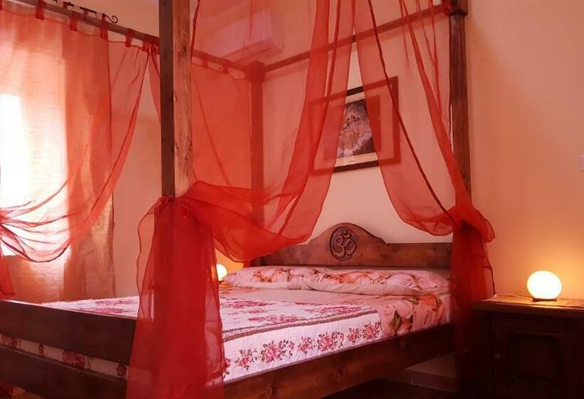 Quarto Superior com Sacada, B&b Casale Shanti