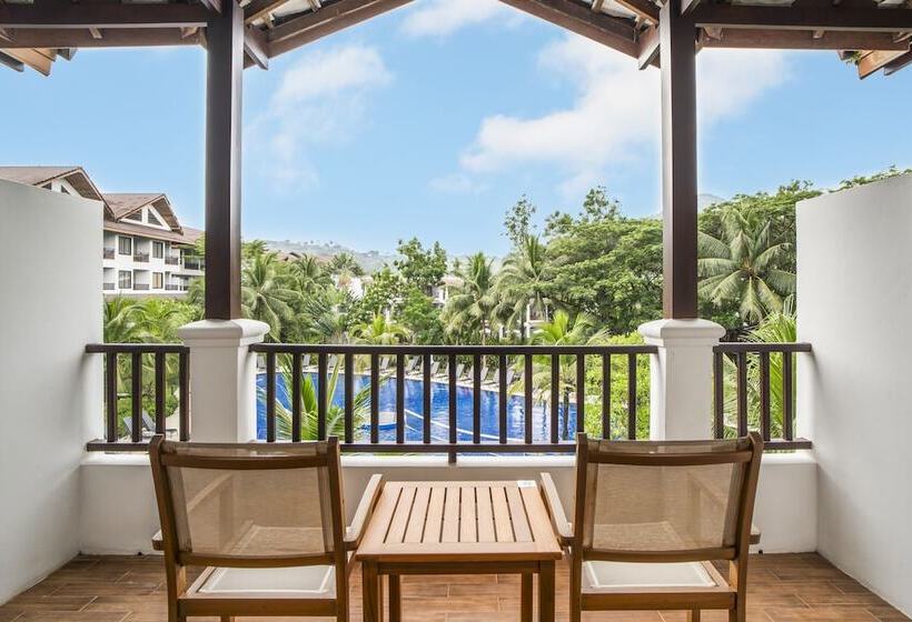 풀장 전망 디럭스 룸, Sunprime Kamala Beach
