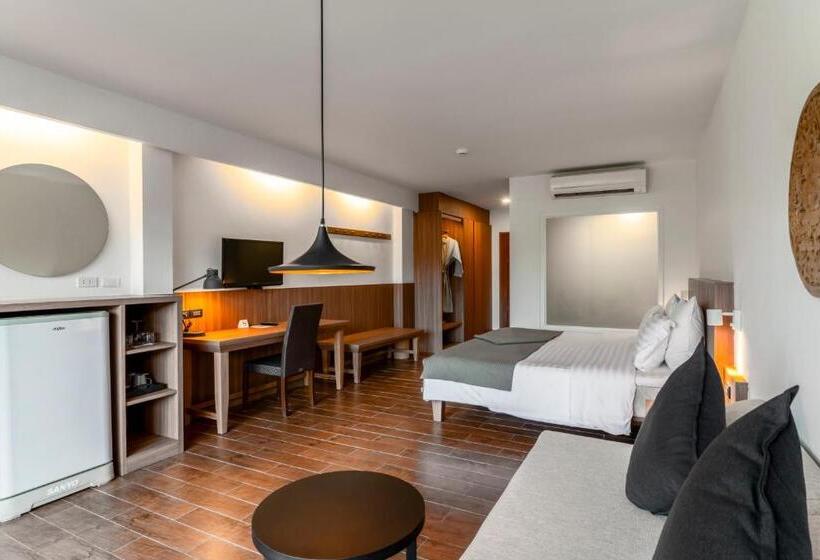 풀장 전망 디럭스 룸, Sunprime Kamala Beach