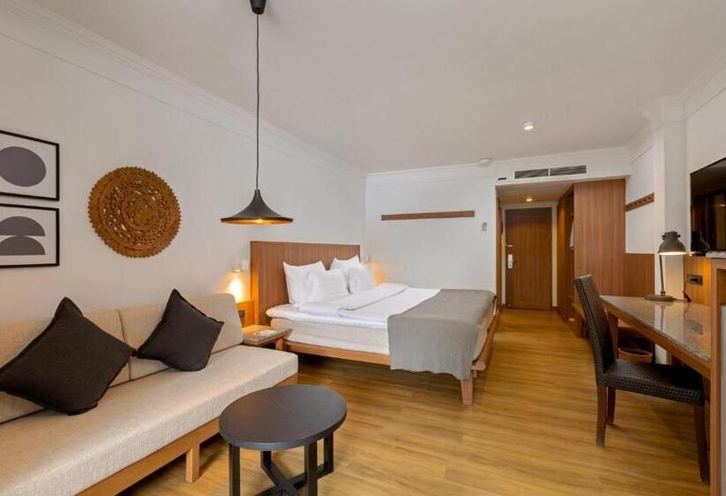 디럭스 룸, Sunprime Kamala Beach